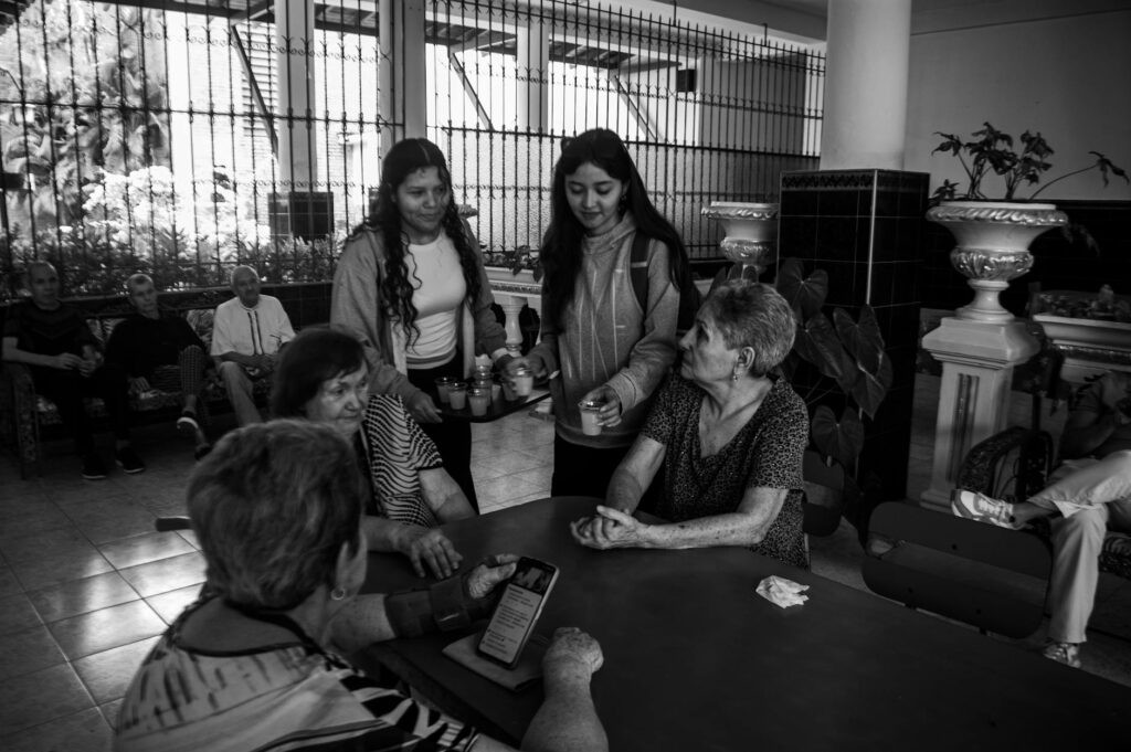 A meeting of a kinship care support group in a community center. — grandfamilies legal resources Utah