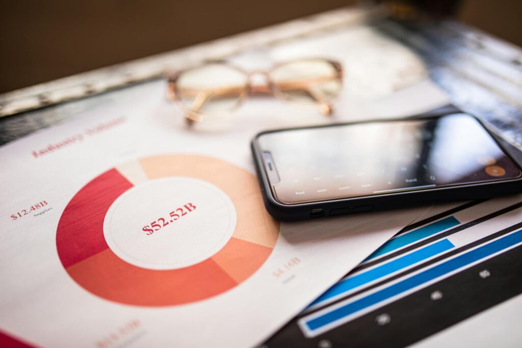 An infographic showing statistics on grandfamilies in Utah and their financial challenges. — financial assistance for gr…