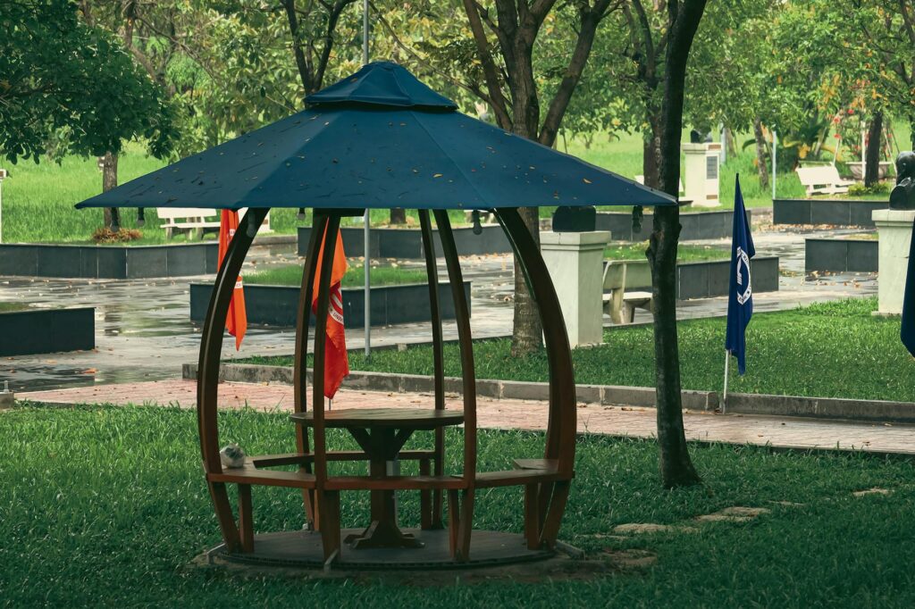 a calm and peaceful outdoor space for open dialogue — open dialogue grandchildren divorce