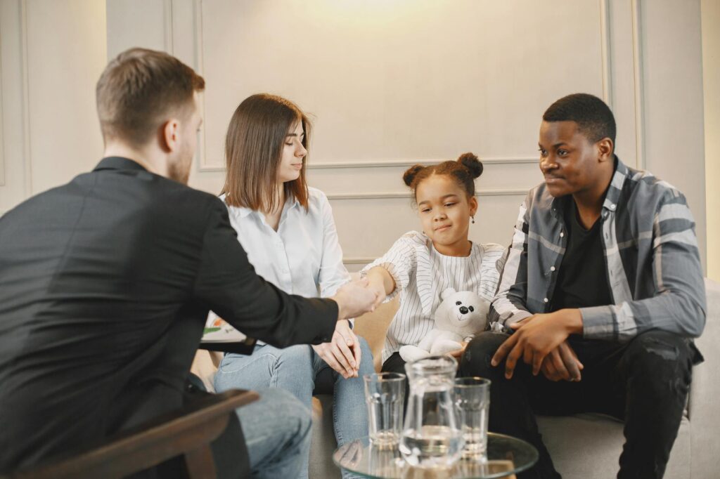 photo of a mediator facilitating a session with a family — mediation grandparents Utah