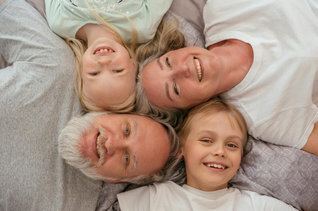 A family tree diagram showing the connection between grandparents, parents, and grandchildren, illustrating the benefits of grandparents Utah.